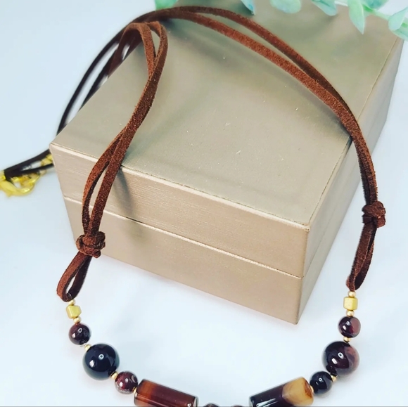 Lace Agate, Red Tiger Eye, Yin-yang charm necklace - Picture 4 of 5